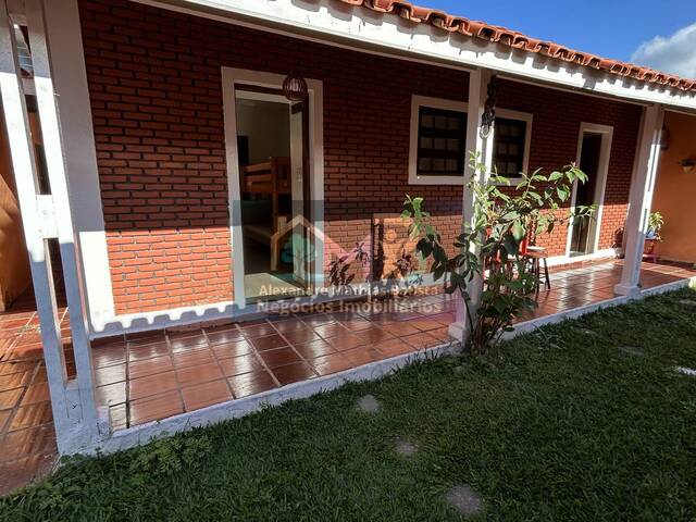 Casa para Venda em Caraguatatuba - 2